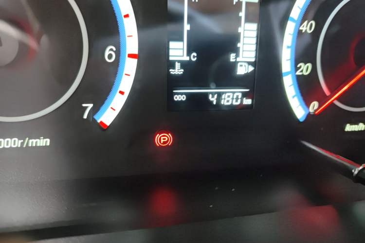 Used CHANGAN KAICHENG Ruixing M60 2023 1.5L GDI Comfort-Class Passenger Vehicle 6/7 Seats Odometer Close Up