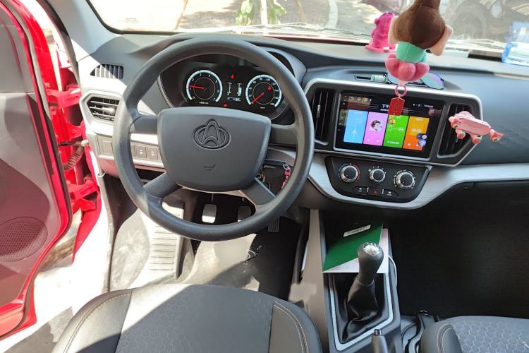 Used CHANGAN KAICHENG Ruixing M60 2023 1.5L GDI Comfort-Class Passenger Vehicle 6/7 Seats Steering Wheel