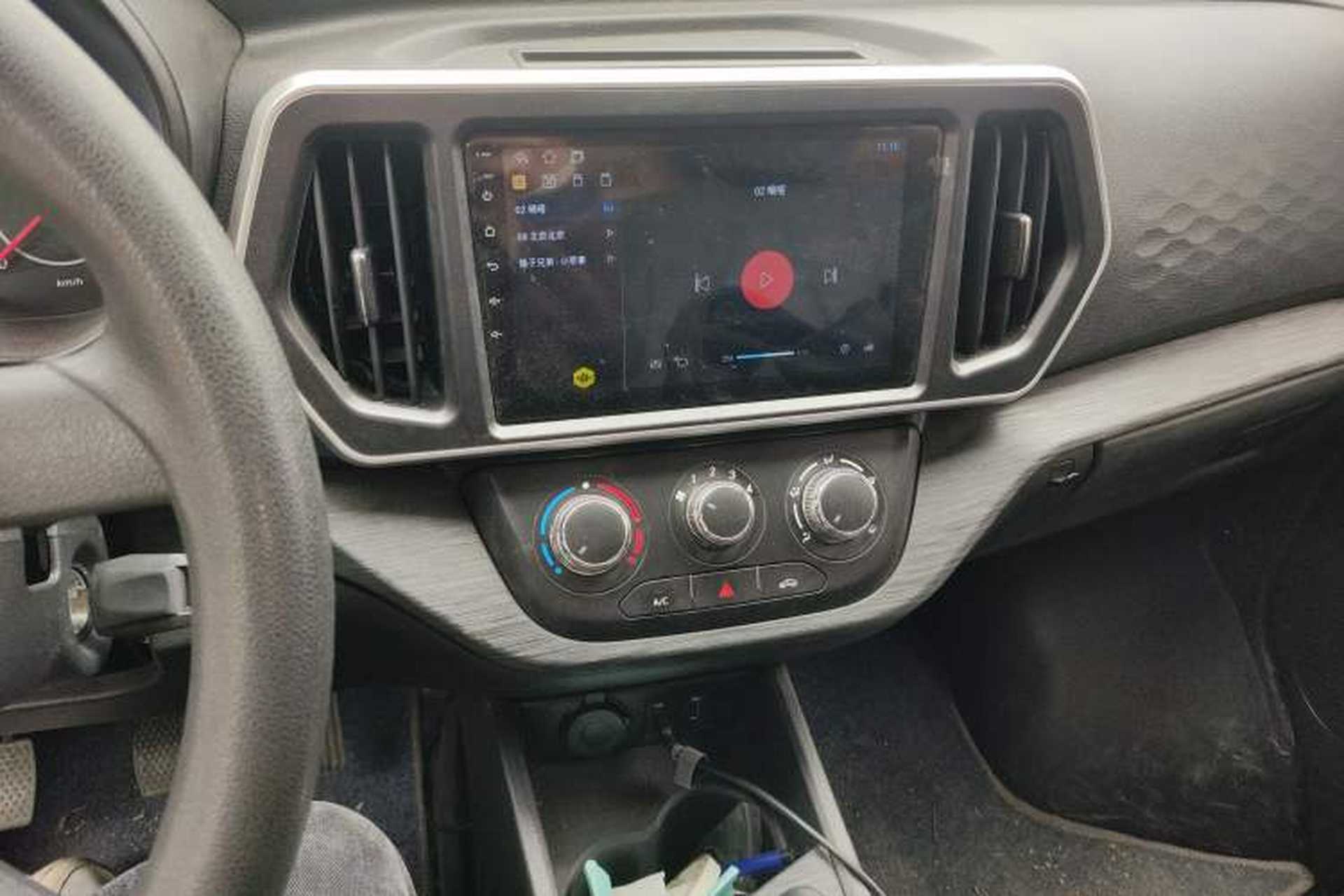 Used CHANGAN KAICHENG Ruixing M60 2023 1.5L GDI Comfort-Class Passenger Vehicle 6/7 Seats Audio And AC Panel