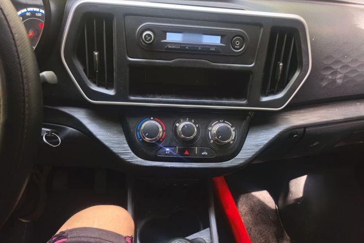 Used CHANGAN KAICHENG Ruixing M60 2023 1.5L GDI Comfort-Class Passenger Vehicle 6/7 Seats Audio And AC Panel