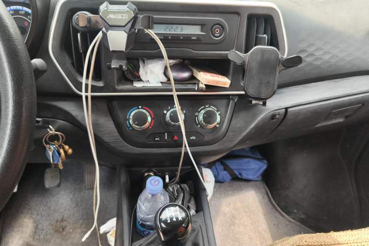 Used CHANGAN KAICHENG Ruixing M60 2023 1.6L CNG Comfort-Grade 6-Seater Passenger Vehicle Audio And AC Panel