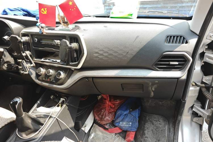 Used CHANGAN KAICHENG Ruixing M60 2023 1.6L CNG Comfort-Grade 6-Seater Passenger Vehicle Audio And AC Panel