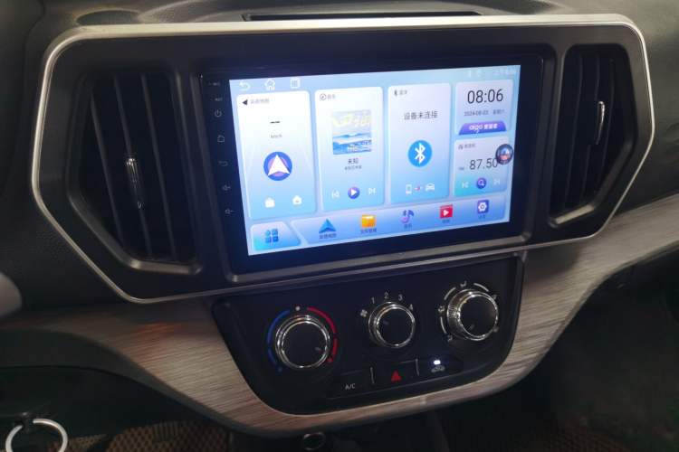 Used CHANGAN KAICHENG Ruixing M60 2023 1.5L GDI Base Model 2-Seat Van Audio And AC Panel