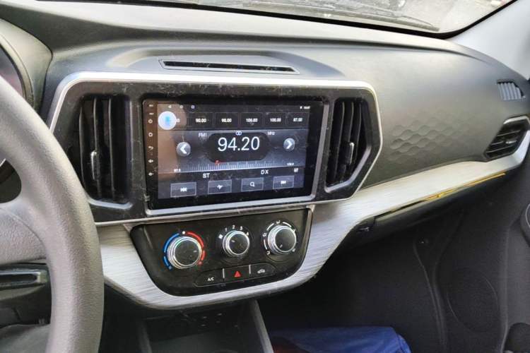 Used CHANGAN KAICHENG Ruixing M60 2023 1.5L GDI Comfort-Class Passenger Vehicle 6/7 Seats Audio And AC Panel