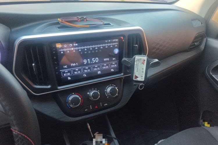 Used CHANGAN KAICHENG Ruixing M60 2023 1.6L CNG Comfort-Grade 6-Seater Passenger Vehicle Audio And AC Panel
