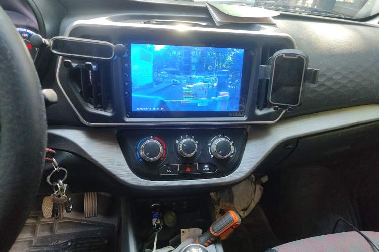 Used CHANGAN KAICHENG Ruixing M60 2023 1.6L CNG Comfort-Grade 6-Seater Passenger Vehicle Audio And AC Panel