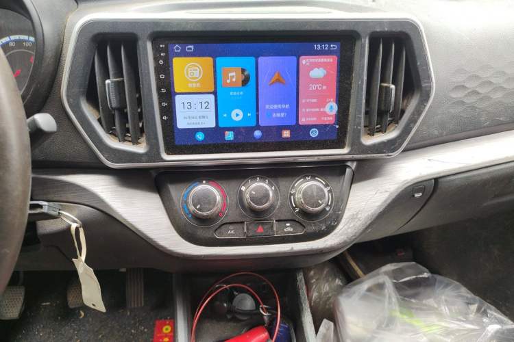 Used CHANGAN KAICHENG Ruixing M60 2023 1.5L GDI Comfort-Class Passenger Vehicle 6/7 Seats Audio And AC Panel