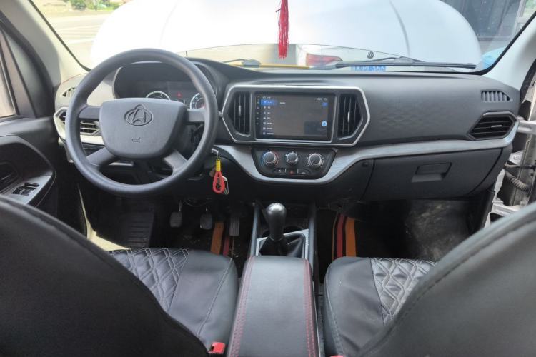 Used CHANGAN KAICHENG Ruixing M60 2023 1.5L GDI Comfort-Class Passenger Vehicle 6/7 Seats Center Console
