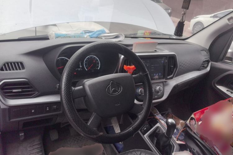 Used CHANGAN KAICHENG Ruixing M60 2023 1.5L GDI Comfort-Class Passenger Vehicle 6/7 Seats Center Console
