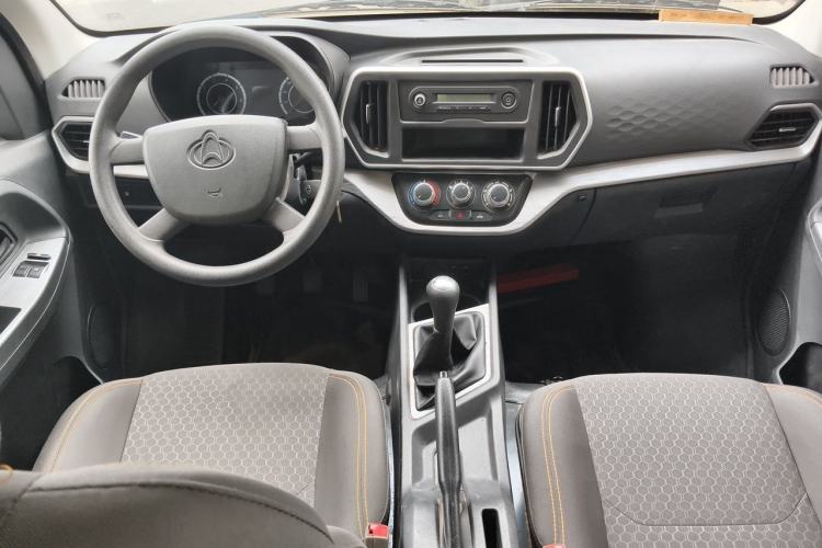 Used CHANGAN KAICHENG Ruixing M60 2023 1.5L GDI Comfort-Class Passenger Vehicle 6/7 Seats Center Console