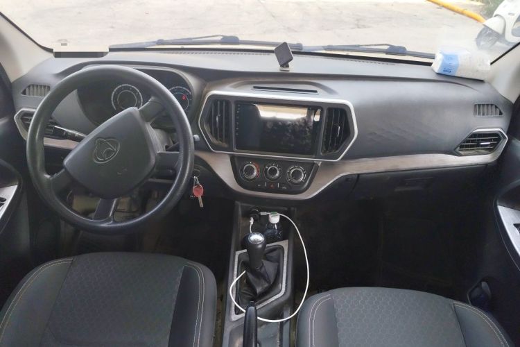 Used CHANGAN KAICHENG Ruixing M60 2023 1.5L GDI Comfort-Class Passenger Vehicle 6/7 Seats Center Console