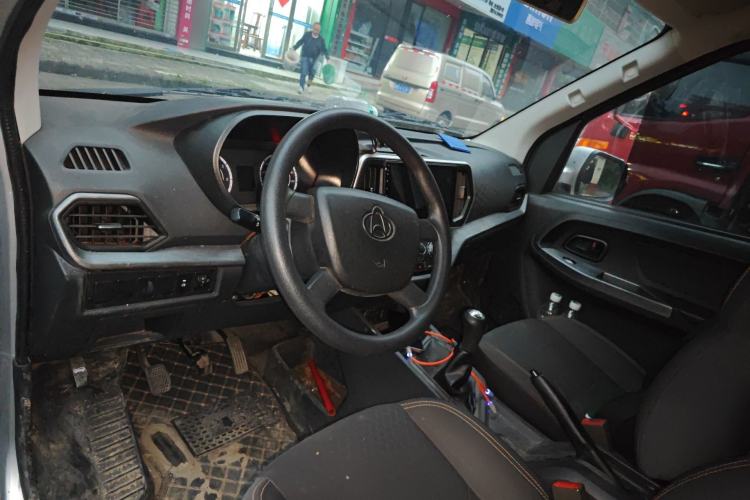 Used CHANGAN KAICHENG Ruixing M60 2023 1.5L GDI Comfort Van 2-Seater Center Console