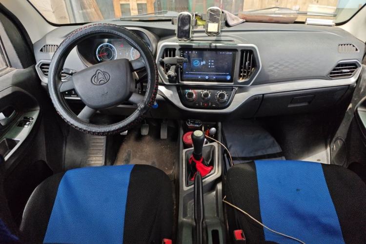 Used CHANGAN KAICHENG Ruixing M60 2023 1.5L GDI Comfort-Class Passenger Vehicle 6/7 Seats Center Console