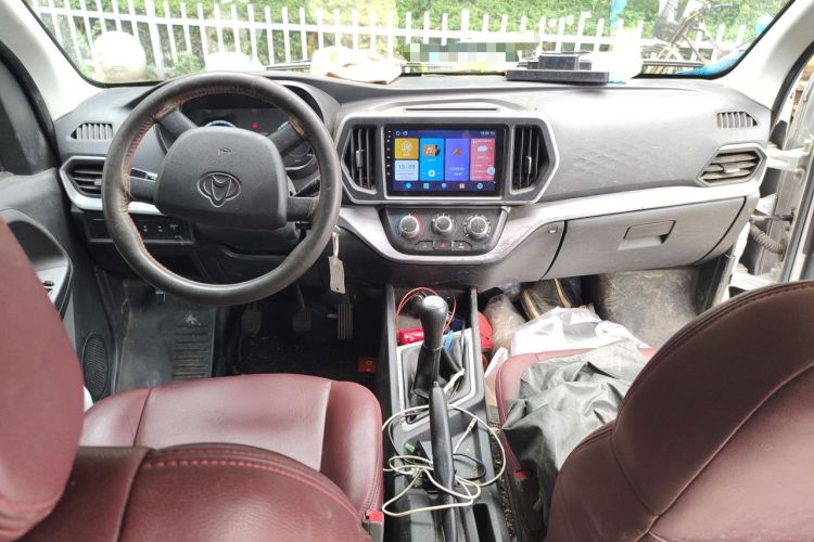 Used CHANGAN KAICHENG Ruixing M60 2023 1.5L GDI Comfort-Class Passenger Vehicle 6/7 Seats Center Console