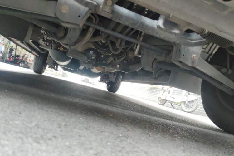 Used CHANGAN KAICHENG Ruixing M60 2023 1.6L CNG Comfort-Grade 6-Seater Passenger Vehicle Chassis Front