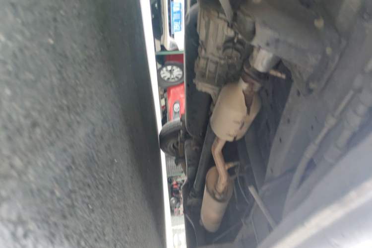 Used CHANGAN KAICHENG Ruixing M60 2023 1.6L CNG Comfort-Grade 6-Seater Passenger Vehicle Chassis Front Left
