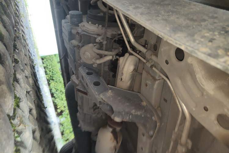 Used CHANGAN KAICHENG Ruixing M60 2023 1.6L CNG Comfort-Grade 6-Seater Passenger Vehicle Chassis Front Left