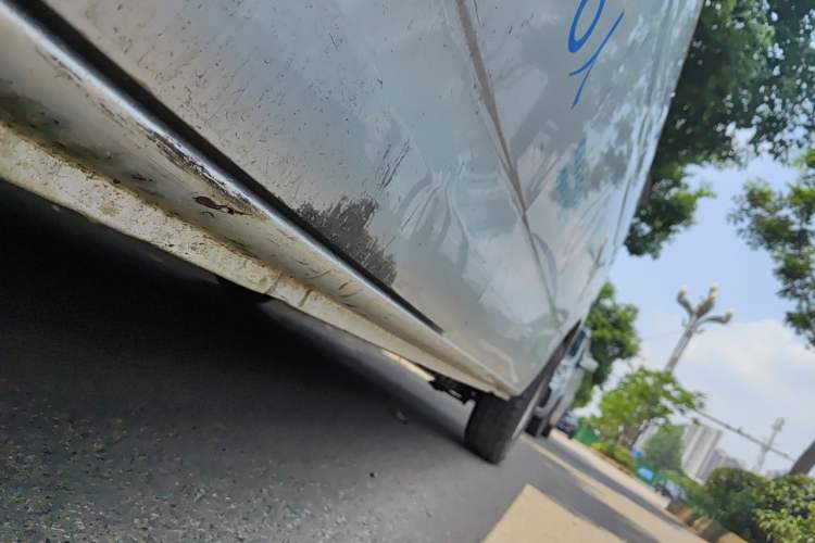 Used CHANGAN KAICHENG Ruixing M60 2023 1.6L CNG Comfort-Grade 6-Seater Passenger Vehicle Chassis Front Left