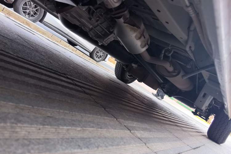 Used CHANGAN KAICHENG Ruixing M60 2023 1.6L CNG Comfort-Grade 6-Seater Passenger Vehicle Chassis Front Left