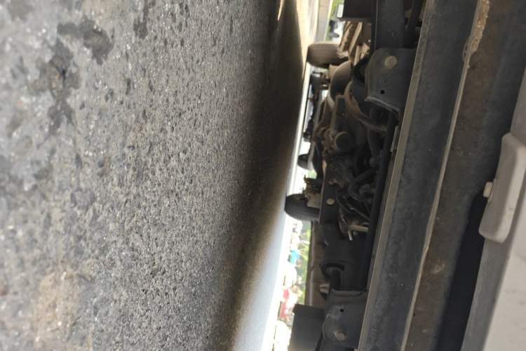 Used CHANGAN KAICHENG Ruixing M60 2023 1.6L CNG Comfort-Grade 6-Seater Passenger Vehicle Chassis Front