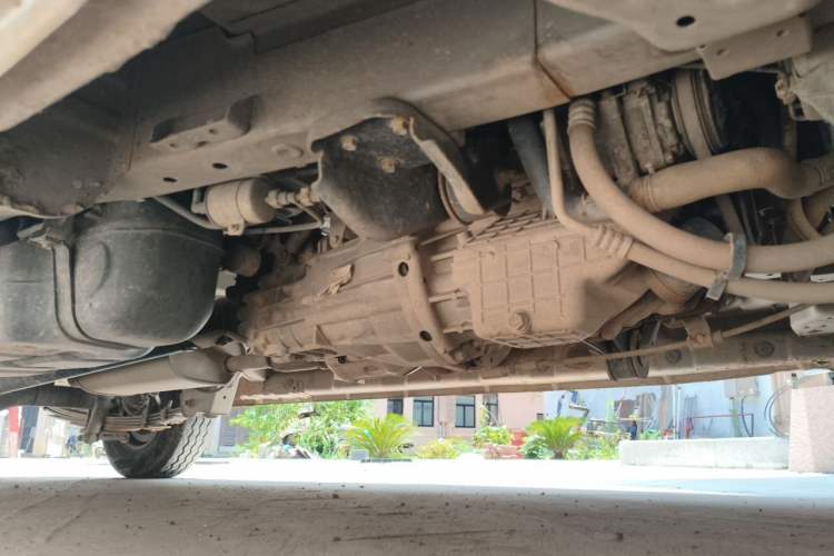 Used CHANGAN KAICHENG Ruixing M60 2023 1.5L GDI Elite-Class Passenger Vehicle 6/7 Seats Chassis Front Right