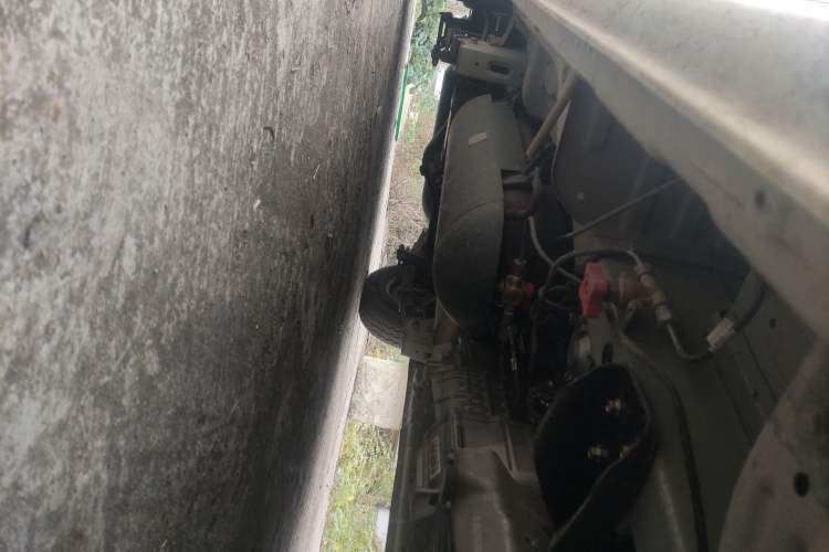 Used CHANGAN KAICHENG Ruixing M60 2023 1.6L CNG Comfort-Grade 6-Seater Passenger Vehicle Chassis Front Right