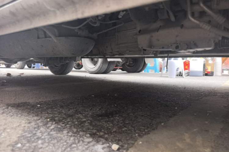 Used CHANGAN KAICHENG Ruixing M60 2023 1.6L CNG Comfort-Grade 6-Seater Passenger Vehicle Chassis Front Right