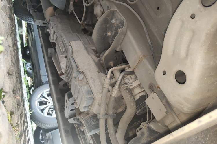 Used CHANGAN KAICHENG Ruixing M60 2023 1.6L CNG Comfort-Grade 6-Seater Passenger Vehicle Chassis Front Right