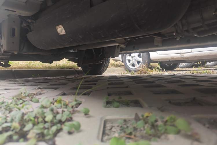 Used CHANGAN KAICHENG Ruixing M60 2023 1.6L CNG Comfort-Grade 6-Seater Passenger Vehicle Chassis Front Right