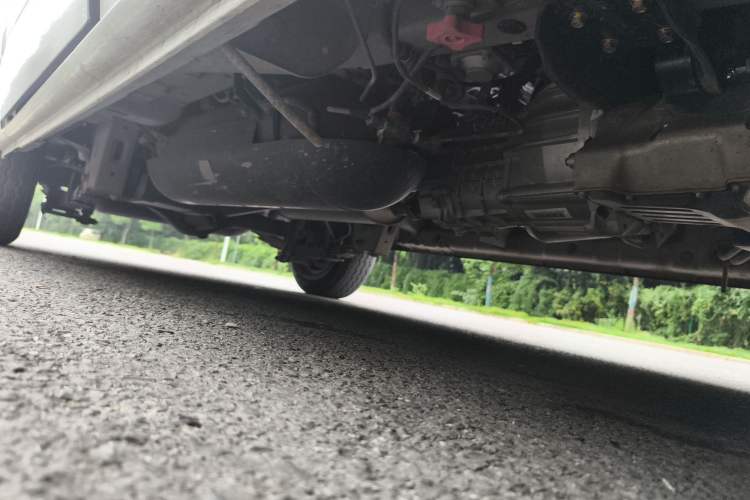 Used CHANGAN KAICHENG Ruixing M60 2023 1.6L CNG Comfort-Grade 6-Seater Passenger Vehicle Chassis Front Right