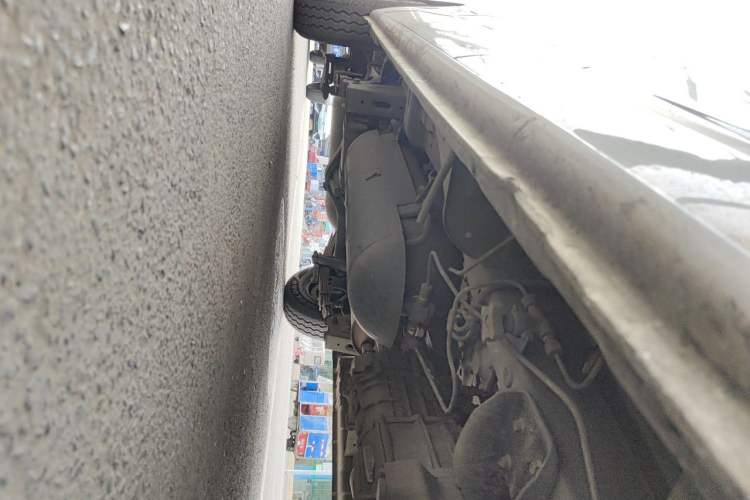 Used CHANGAN KAICHENG Ruixing M60 2023 1.6L CNG Comfort-Grade 6-Seater Passenger Vehicle Chassis Front Right