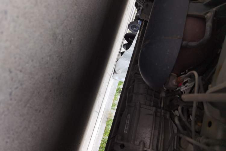 Used CHANGAN KAICHENG Ruixing M60 2023 1.6L CNG Comfort-Grade 6-Seater Passenger Vehicle Chassis Front Right