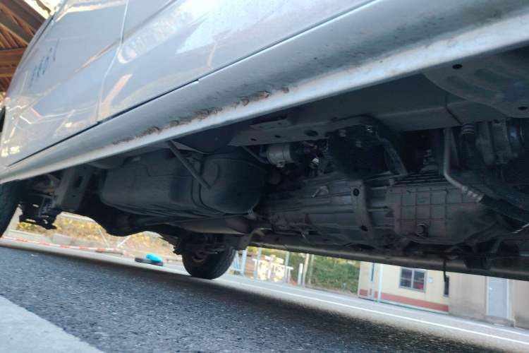 Used CHANGAN KAICHENG Ruixing M60 2023 1.5L GDI Elite-Class Passenger Vehicle 6/7 Seats Chassis Front Right