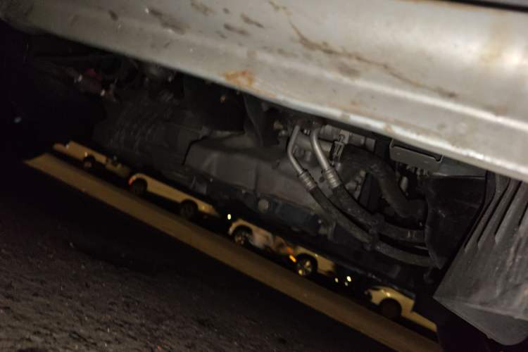 Used CHANGAN KAICHENG Ruixing M60 2023 1.6L CNG Comfort-Grade 6-Seater Passenger Vehicle Chassis Front Right