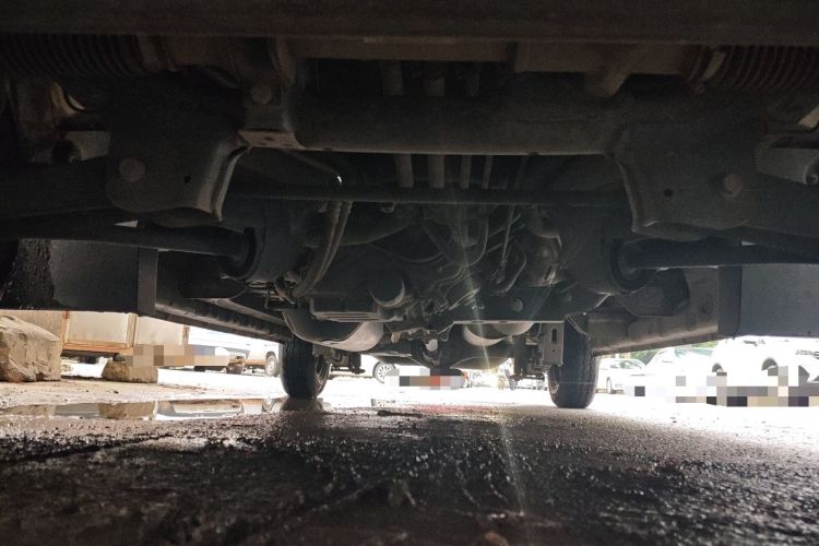 Used CHANGAN KAICHENG Ruixing M60 2023 1.6L CNG Comfort-Grade 6-Seater Passenger Vehicle Chassis Front