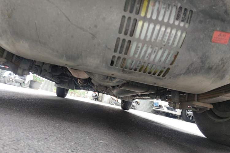 Used CHANGAN KAICHENG Ruixing M60 2023 1.6L CNG Comfort-Grade 6-Seater Passenger Vehicle Chassis Rear