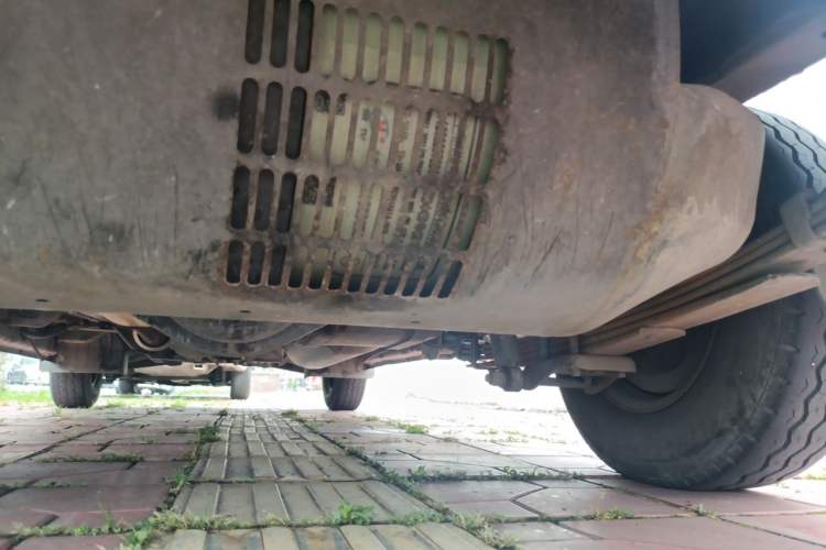 Used CHANGAN KAICHENG Ruixing M60 2023 1.6L CNG Comfort-Grade 6-Seater Passenger Vehicle Chassis Rear