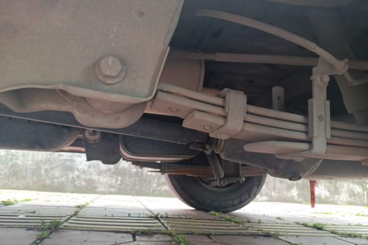 Used CHANGAN KAICHENG Ruixing M60 2023 1.6L CNG Comfort-Grade 6-Seater Passenger Vehicle Chassis Rear Left