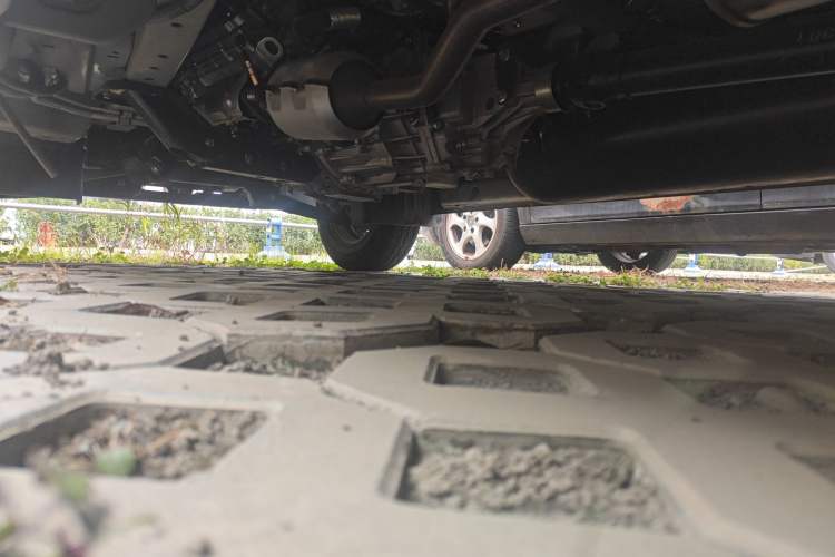 Used CHANGAN KAICHENG Ruixing M60 2023 1.6L CNG Comfort-Grade 6-Seater Passenger Vehicle Chassis Rear Left