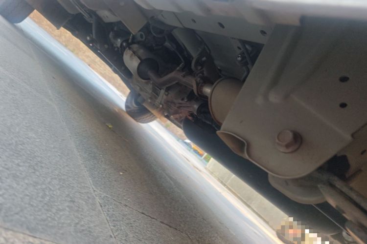 Used CHANGAN KAICHENG Ruixing M60 2023 1.6L CNG Comfort-Grade 6-Seater Passenger Vehicle Chassis Rear Left