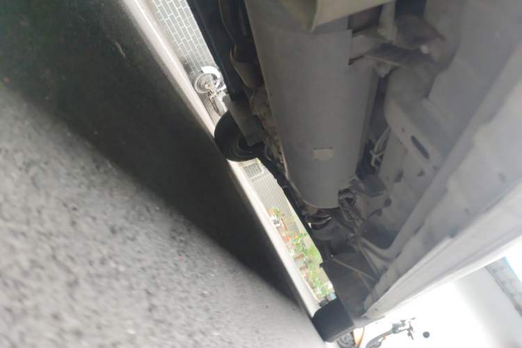 Used CHANGAN KAICHENG Ruixing M60 2023 1.6L CNG Comfort-Grade 6-Seater Passenger Vehicle Chassis Rear Right