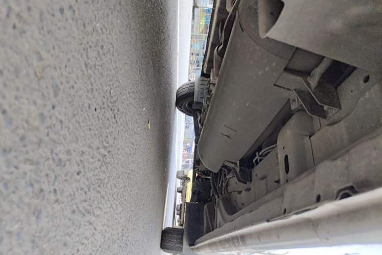 Used CHANGAN KAICHENG Ruixing M60 2023 1.6L CNG Comfort-Grade 6-Seater Passenger Vehicle Chassis Rear Right