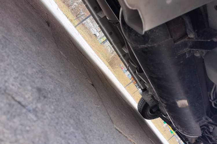 Used CHANGAN KAICHENG Ruixing M60 2023 1.6L CNG Comfort-Grade 6-Seater Passenger Vehicle Chassis Rear Right