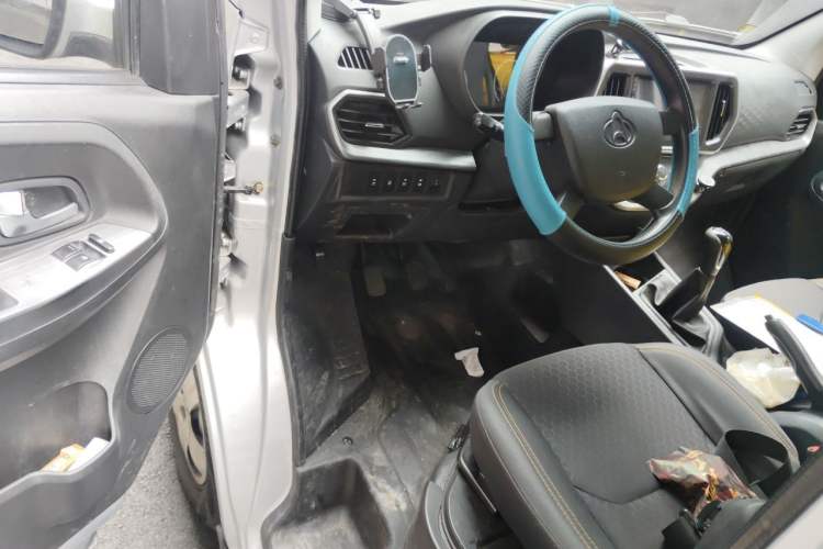 Used CHANGAN KAICHENG Ruixing M60 2023 1.6L CNG Comfort-Grade 6-Seater Passenger Vehicle Driver Seat