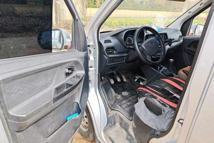 Used CHANGAN KAICHENG Ruixing M60 2023 1.5L GDI Comfort-Class Passenger Vehicle 6/7 Seats Driver Seat