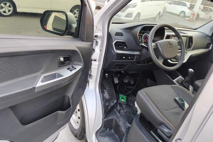 Used CHANGAN KAICHENG Ruixing M60 2023 1.5L GDI Comfort-Class Passenger Vehicle 6/7 Seats Driver Seat
