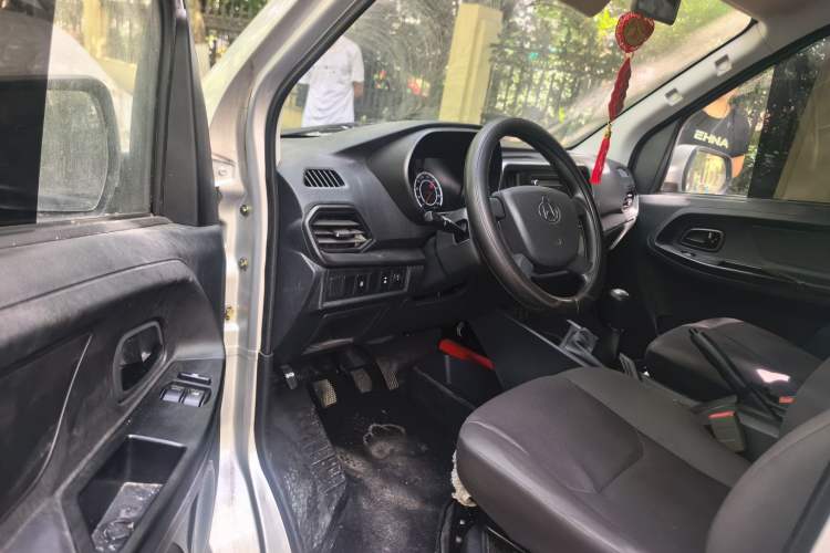 Used CHANGAN KAICHENG Ruixing M60 2023 1.5L GDI Comfort-Class Passenger Vehicle 6/7 Seats Driver Seat