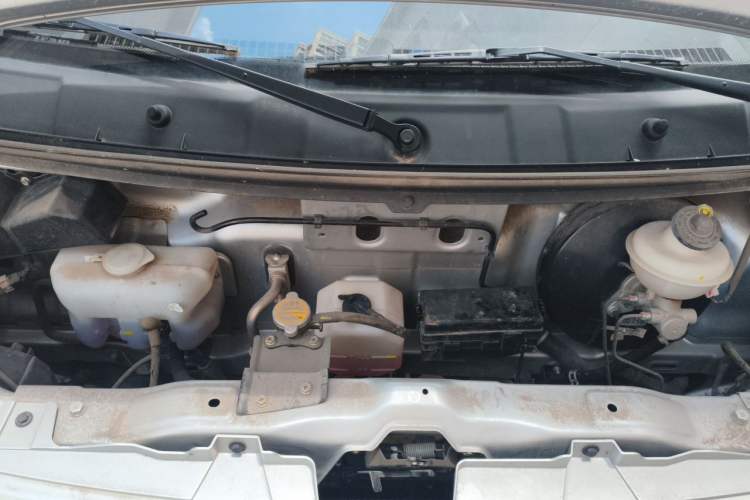Used CHANGAN KAICHENG Ruixing M60 2023 1.5L GDI Elite-Class Passenger Vehicle 6/7 Seats Engine Bay