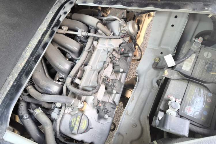 Used CHANGAN KAICHENG Ruixing M60 2023 1.5L GDI Comfort-Class Passenger Vehicle 6/7 Seats Engine Bay