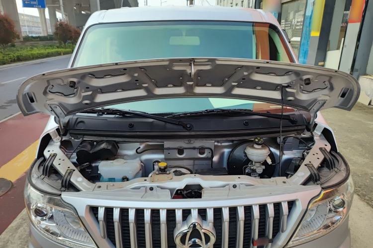 Used CHANGAN KAICHENG Ruixing M60 2023 1.5L GDI Comfort-Class Passenger Vehicle 6/7 Seats Engine Bay